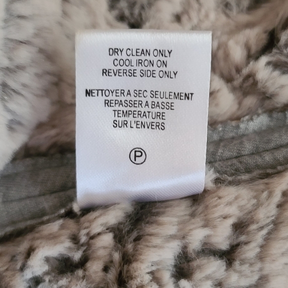 2/$35 Linea Domani warm vest / top - Picture 10 of 14